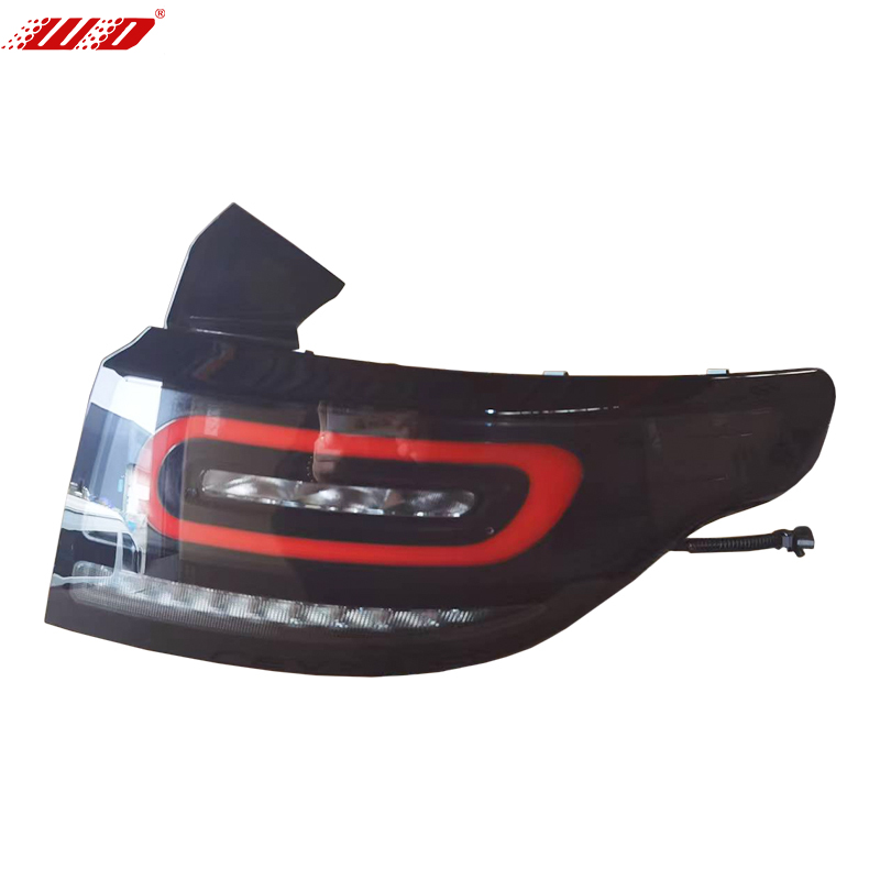 3.0.01.10.00124 - Lampu Belakang Kanan